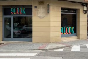 9 Look Perruqueria- Barberia