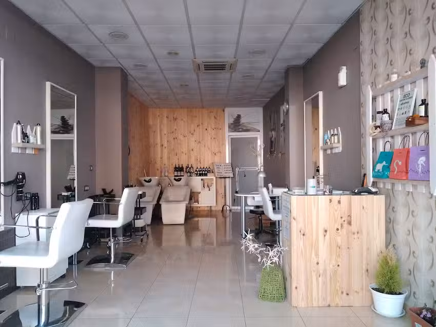 Abril Peluquer&iacute;a Y Est&eacute;tica
