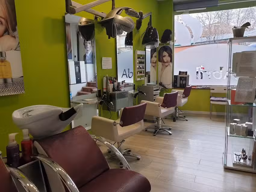 Abril Peluquer&iacute;a y Est&eacute;tica
