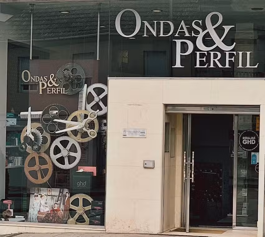 Academia de Peluquer&iacute;a y est&eacute;tica &laquo;Ondas & Perfil&raquo;