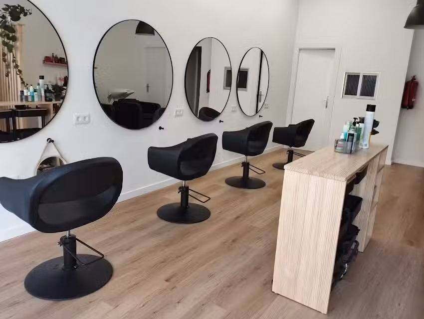 Ados hair salon