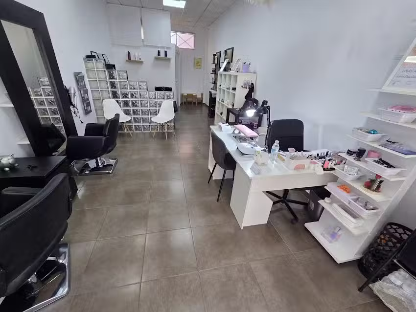 ALISS&LUCIA (hair and nails)