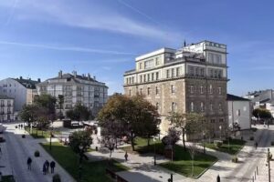 Aluma Praza de Ferrol