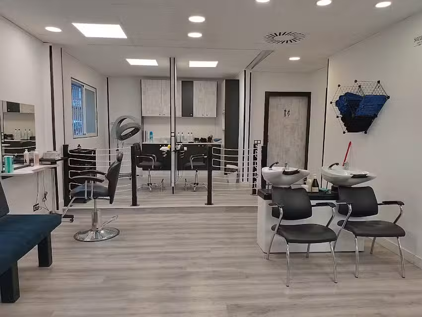 Amparo Pocas Peluqueria