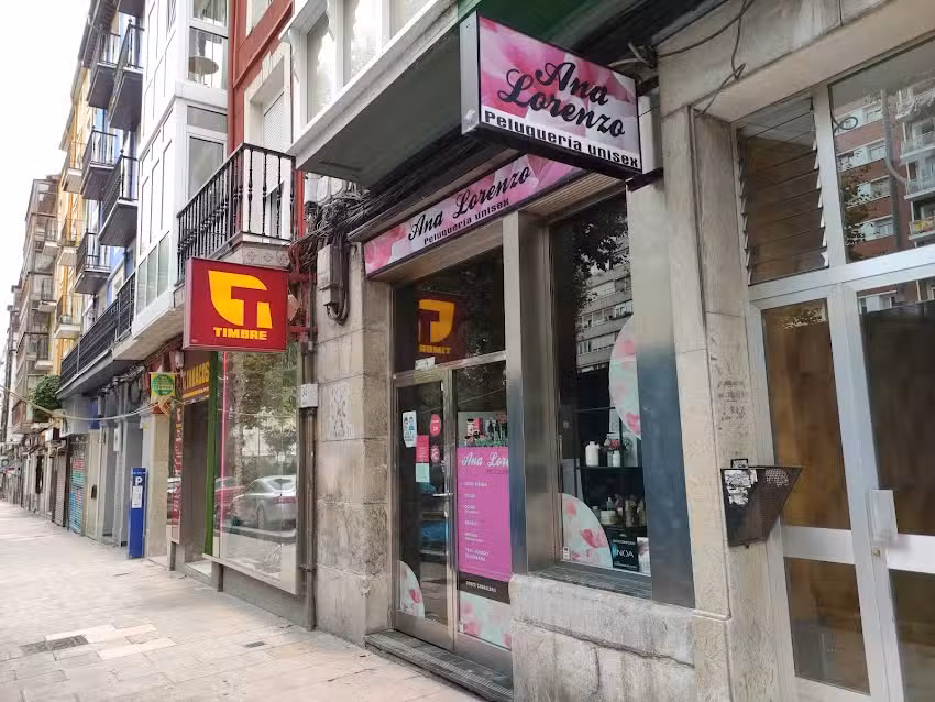 Ana Lorenzo Peluqueria Unisex