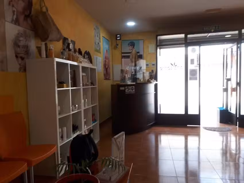 ANA TORRE PELUQUEROS