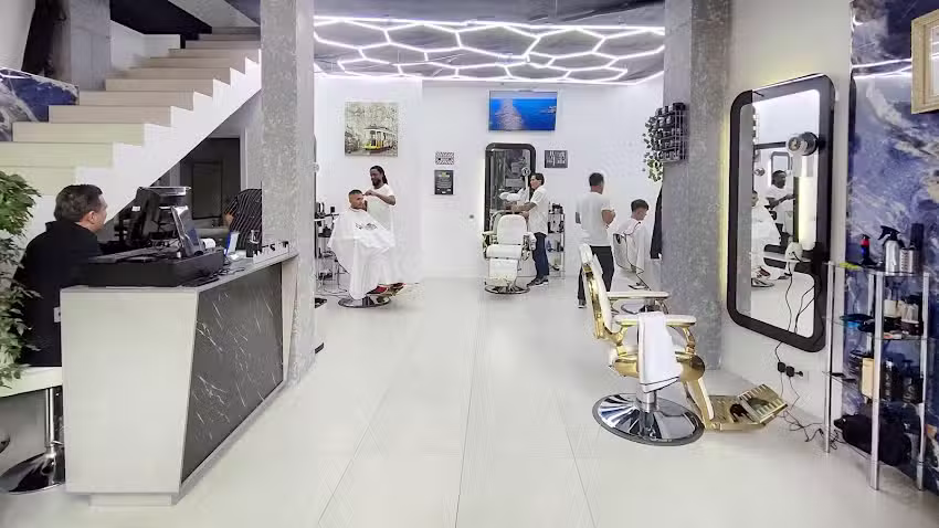 &Aacute;ngel of light Barbershop