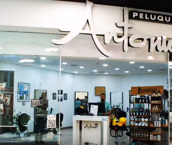 Antonio Peluqueros
