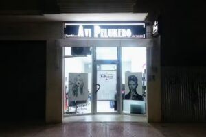 Avi Pelukero