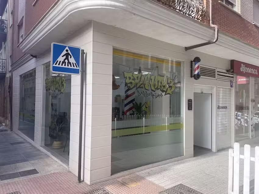 Banana 13 Barbershop