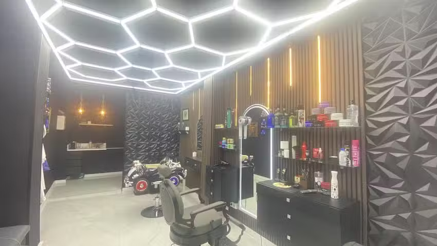 Barber shop bou