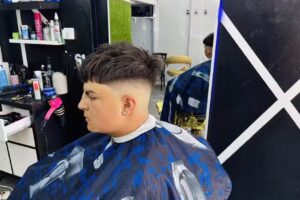 Barber shop y salón de uñas