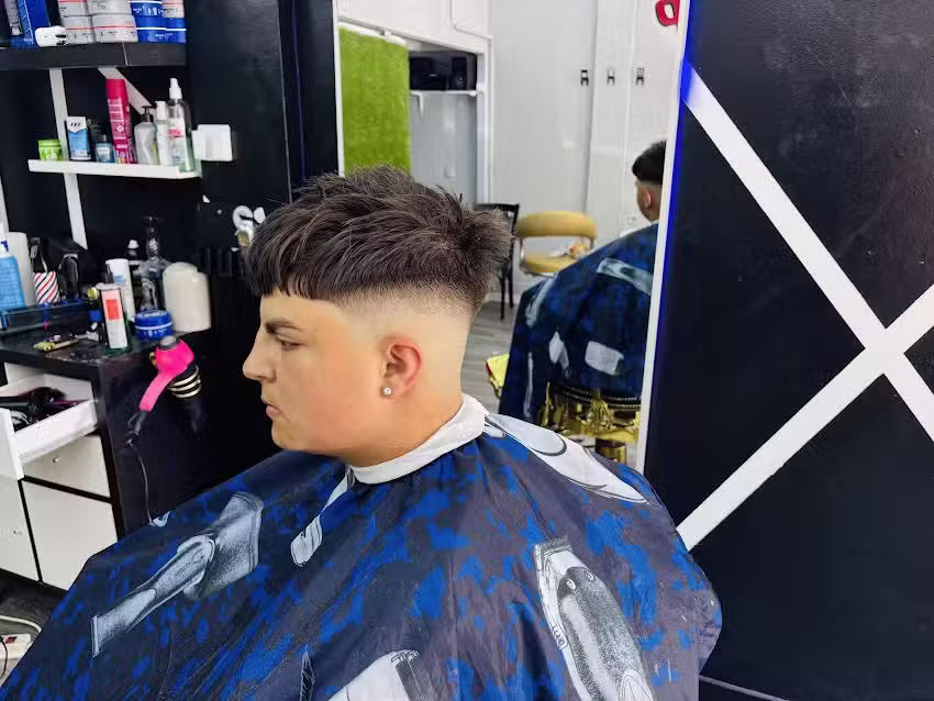 Barber shop y salón de uñas