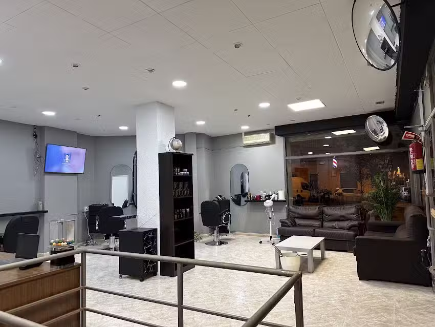 Barberia @Area.51 barberos venezolanos