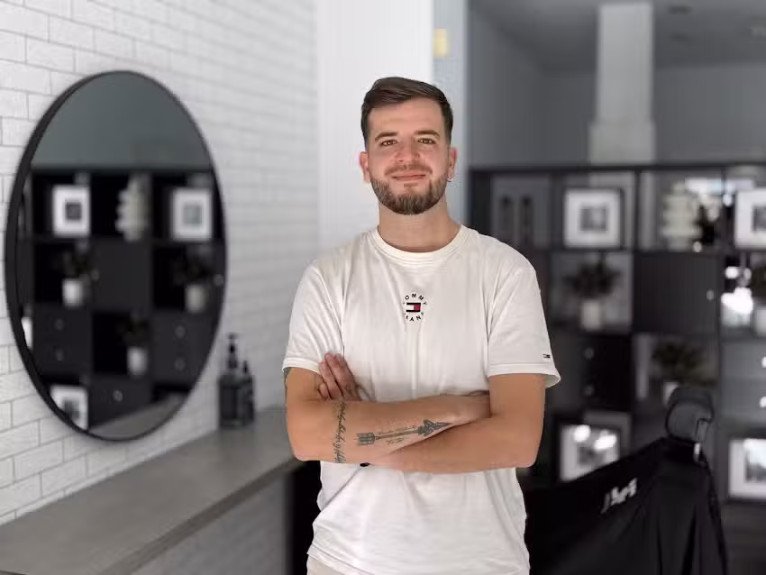 Barber&iacute;a FRIS&Oslash;R STUDIO Barber Shop Alhaur&iacute;n