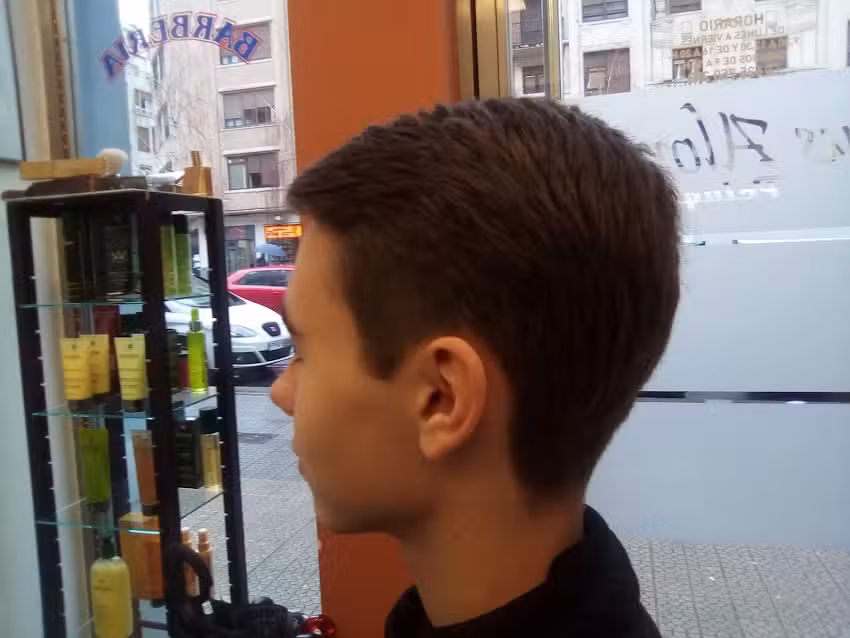 Barber&iacute;a y peluquer&iacute;a Jes&uacute;s G. Alonso
