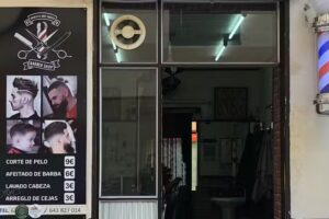 Barbershop Moll