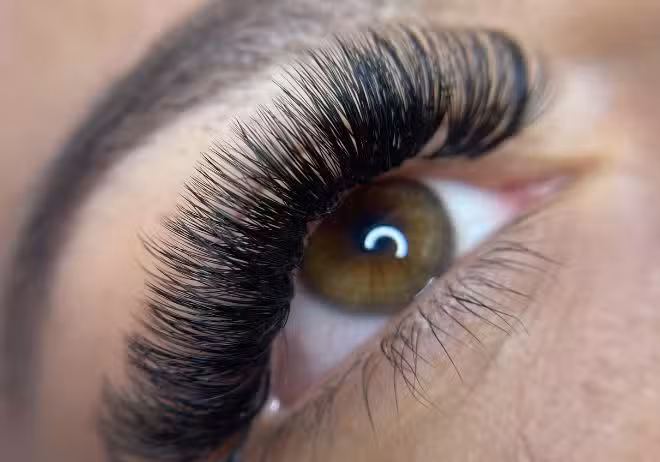 Bella&acute;s Peluqueria & Est&eacute;tica (Especialista en Trenzas Africanas y U&ntilde;as)