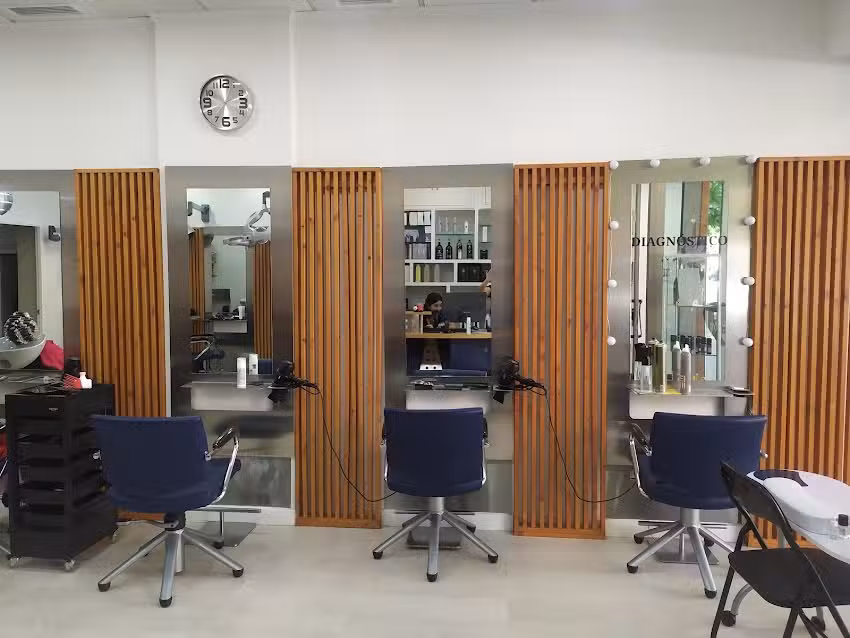 Bella&rsquo;s Peluquer&iacute;a & Est&eacute;tica