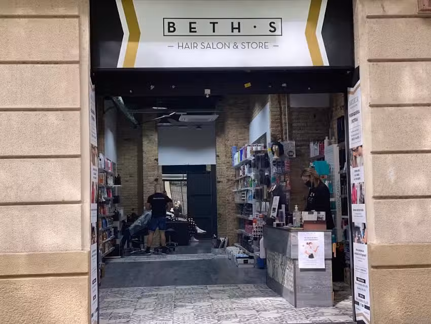 BETH&rsquo;S HAIR &middot; Sagrada Familia / Av. Gaud&iacute;