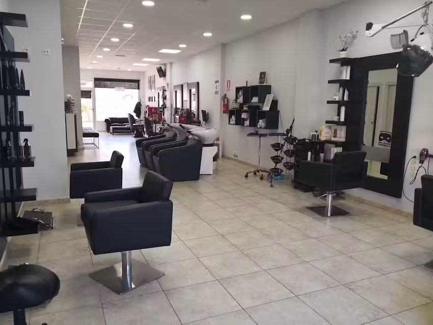 Betr&aacute;n Estilistas , Rayos uva, Peluquer&iacute;a, Barberia, M&eacute;todo Curly