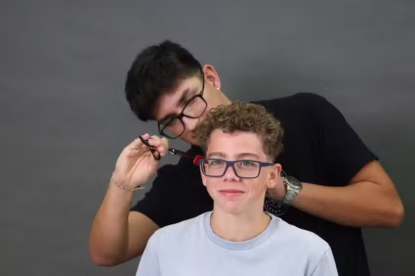 C&C ACADEMIA CASANOVA (LE&Oacute;N). Academia de Peluquer&iacute;a, Barber&iacute;a y Est&eacute;tica.