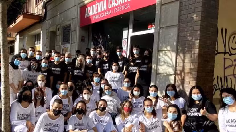 C&C ACADEMIA CASANOVA LLEIDA. Academia de Peluquer&iacute;a, Barber&iacute;a, Est&eacute;tica y U&ntilde;as.