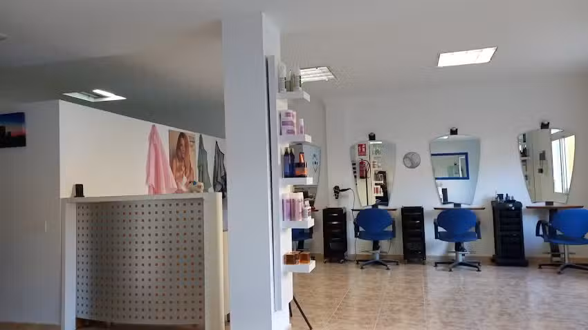 C J Peluqueros