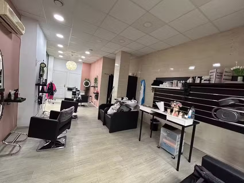 Cary’s Salón