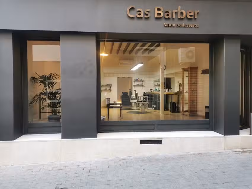 Cas Barber Manu Ballesteros