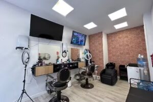 Castaños R-J Barber shop