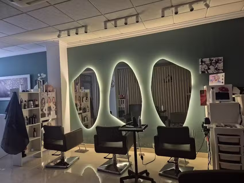 CENTRO DE BELLEZA PELUQUERIA SILVIA