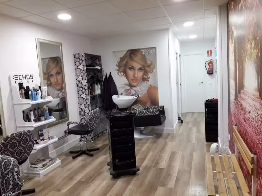 Centro De Peluquer&iacute;a Y Est&eacute;tica Gloss Lorena