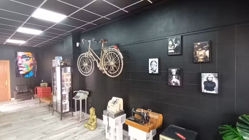 Chloe’s Black Studio