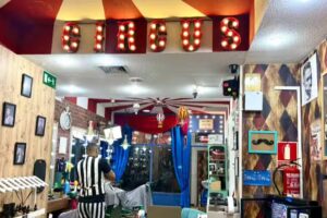 Circus Barber – Manuel Becerra