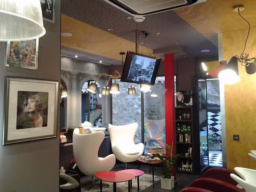 Con Estos Pelos Peluquer&iacute;a