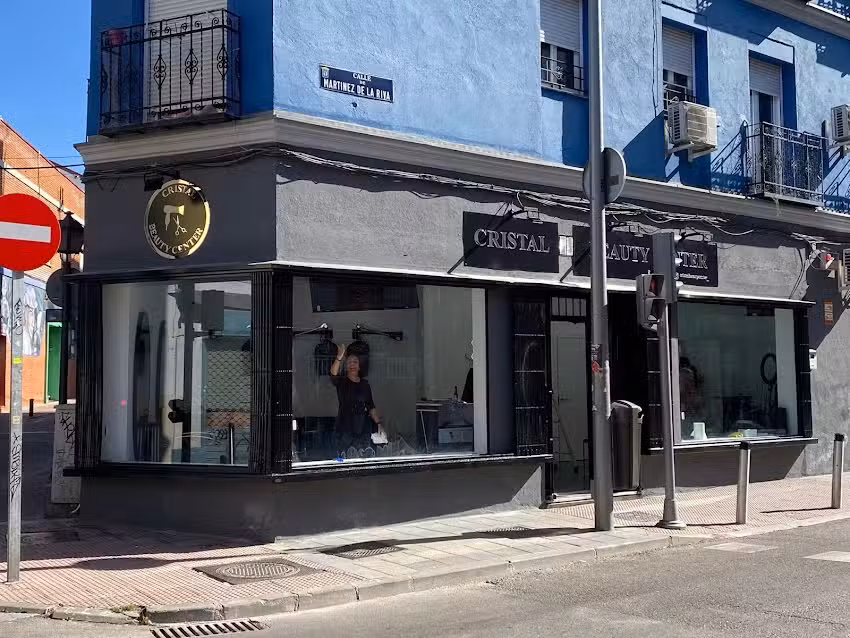 CRISTAL BEAUTY CENTER