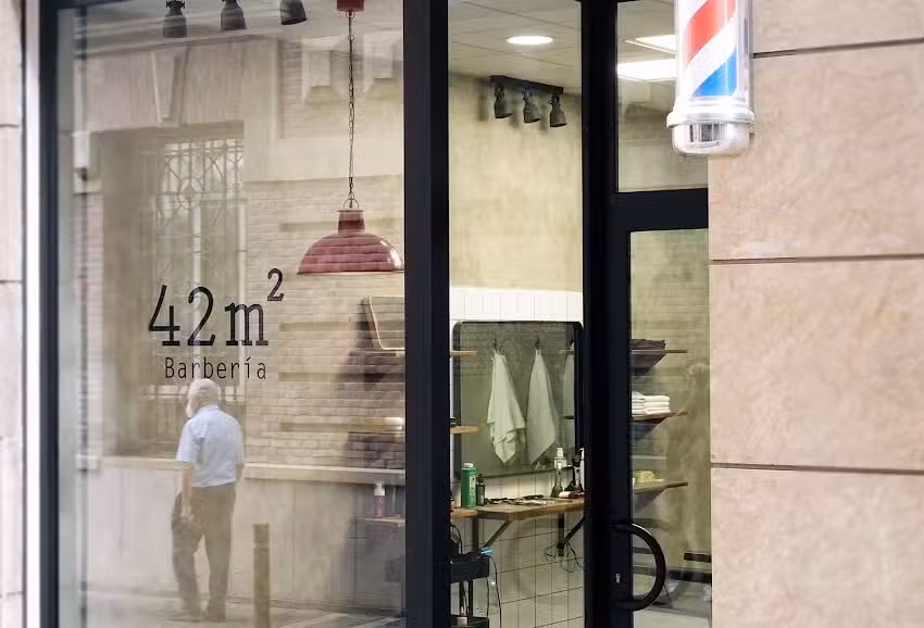 Cuarenta y dos Barbería
