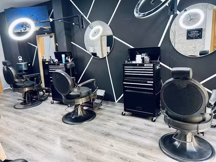 Cz Sagrada Familia barbershop