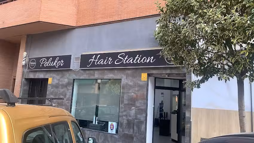 Dani Peluker &laquo;Peluker Hair Station&rdquo;