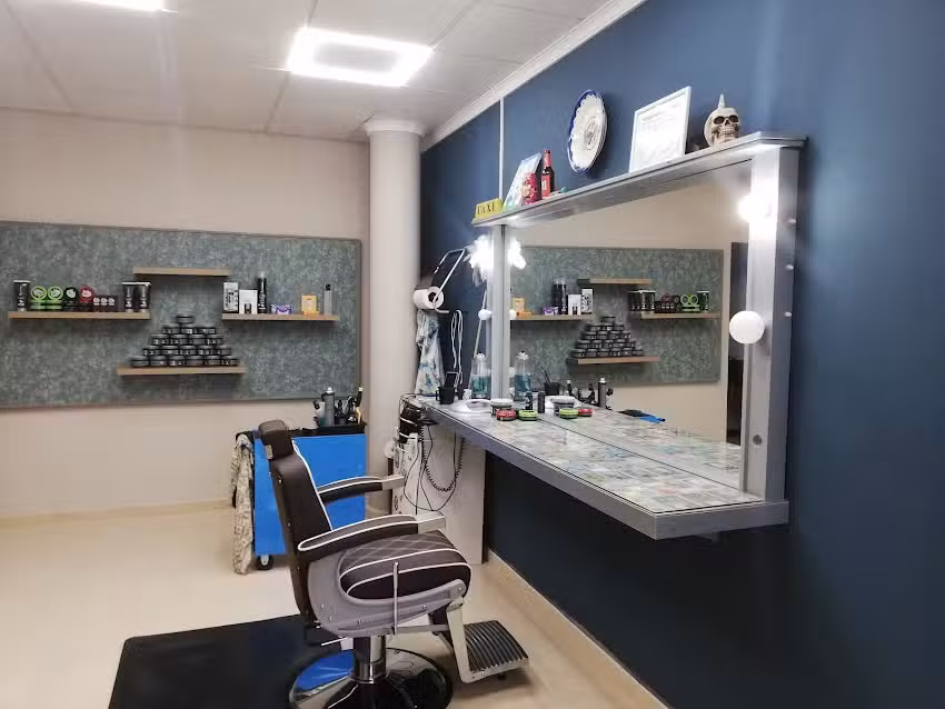 DEAN Barber Shop / DEAN Peluquer&iacute;a