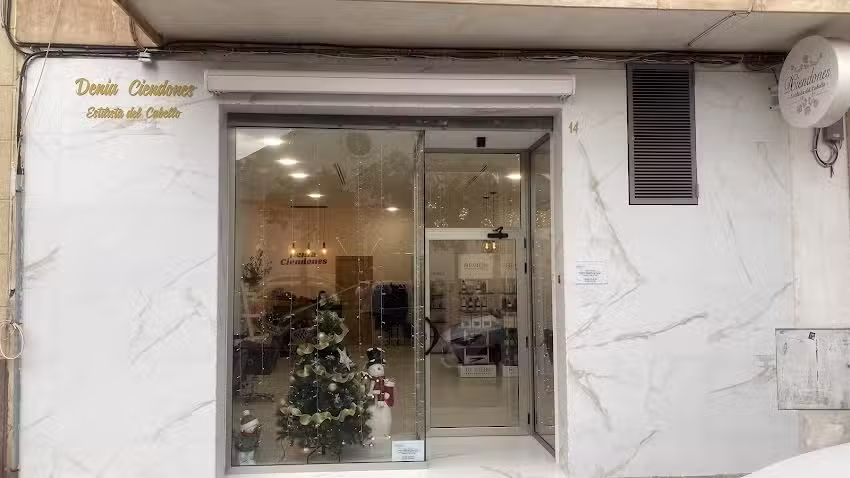 Denia Ciendones Estilista del Cabello