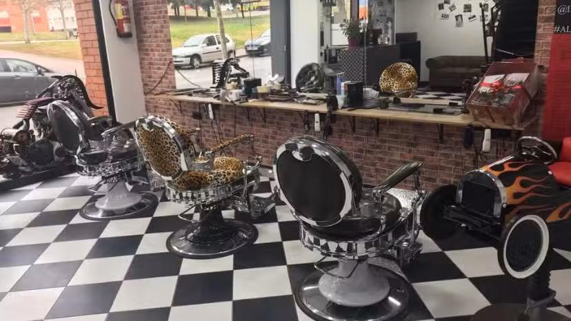 Dora’s BarberShop