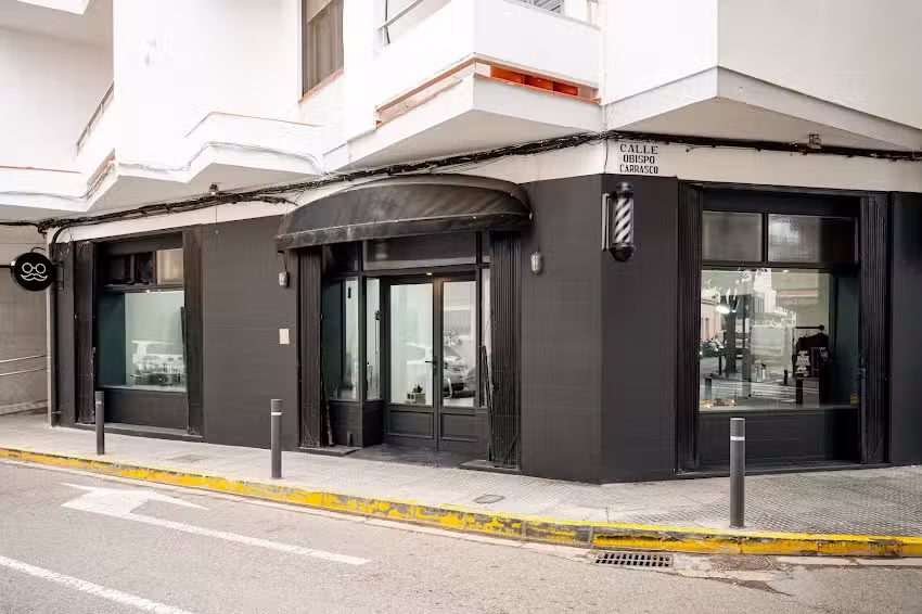 El bigotte Barber shop