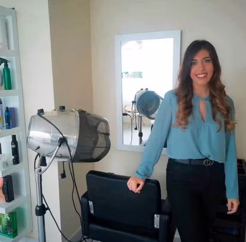 Elisabet Pineda (Peluquer&iacute;a y Est&eacute;tica unisex)
