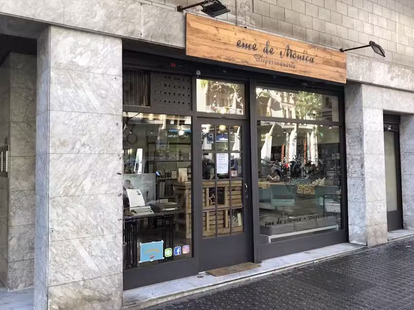 Eme de Mònica Bioperruqueria