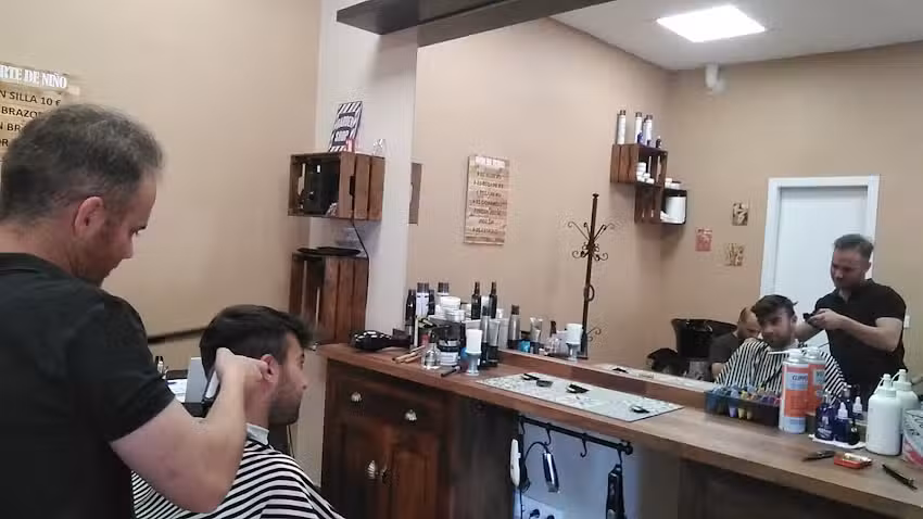 Enrique Andaluz &ndash; Peluquer&iacute;a Barber&iacute;a