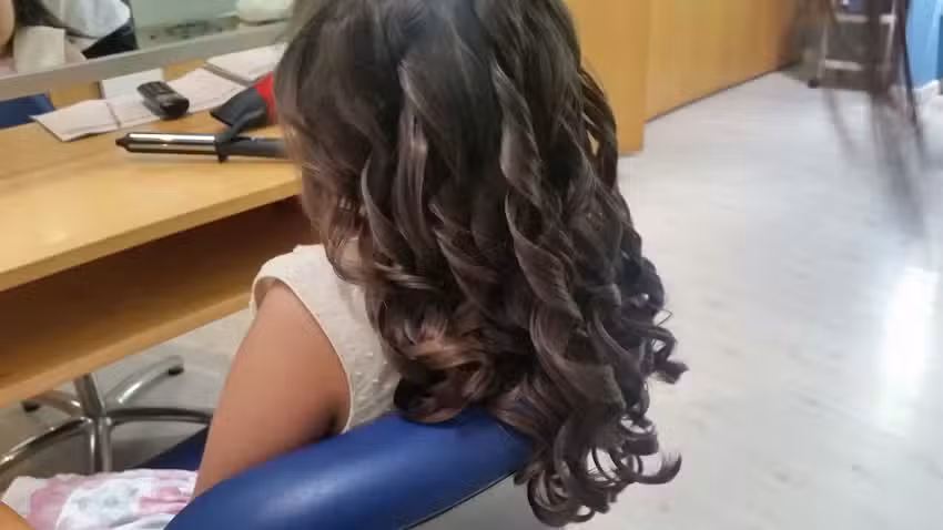Enya Peluqueros