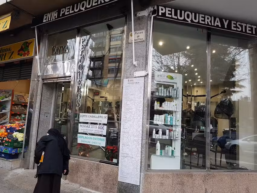 Enya Sal&oacute;n de Peluquer&iacute;a Unisex