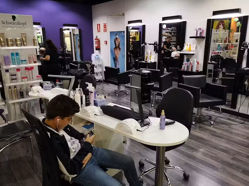ESTUDIO 2.14 PELUQUERÍA Y ESTÉTICA